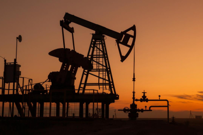 Brent petrolün varili 105,55 dolardan işlem görüyor