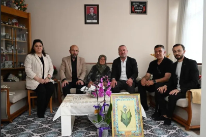 Bursa Karacabey Belediye Başkanı’ndan Anneler Günü’nde anlamlı ziyaretler