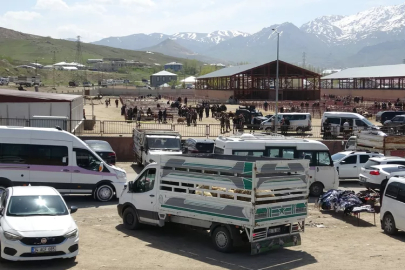Kurban pazarı bir anda karıştı: Ölü ve çok sayıda yaralı var!