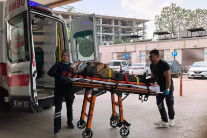 Bursa'da servis aracının çarptığı yaşlı adam yaralandı