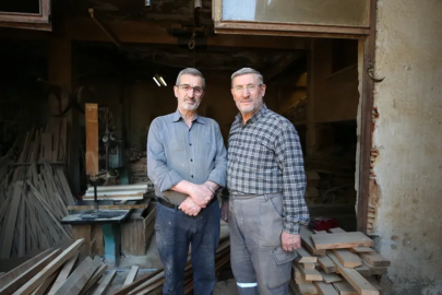 Bursa'da takunyacılığı babadan oğula sürdürüyorlar