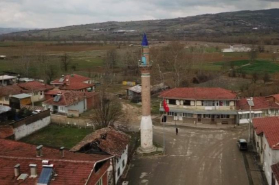 Camisiz minare köyün sembolü oldu