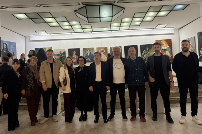 Bursa'da genç sanatçılar eserlerini karekodla dijitale taşıdı