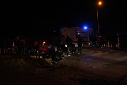 Çöp kamyonu ile motosiklet çarpıştı: 2 ölü