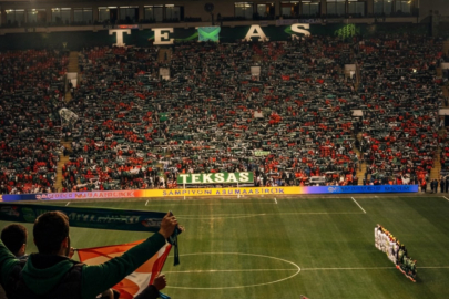 Bursaspor taraftarının “Cendere” şovuna yılın ödülü
