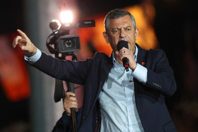 Özgür Özel: Bizi buradan söküp atarlarsa iktidar yürüyüşümüzü meydanlarda sürdürürüz