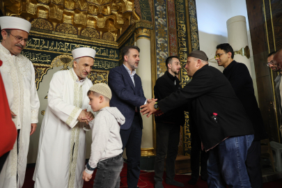 Şahin Biba bayram namazını Ulu Cami’de kıldı