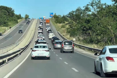 Dönüş yoğunluğu başladı, Bursa yolunda uzun kuyruklar oluştu