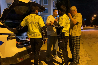 Bursa'da alkollü sürücüye alkolmetre dersi kamerada