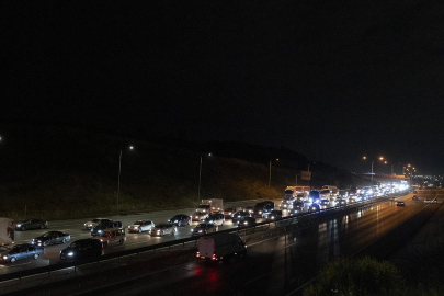 İstanbul'da bayram tatilinin ardından ilk iş gününde trafik yoğunluğu