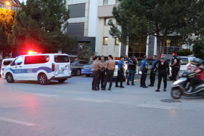 Küçük çocuğun gözü önünde 2 kadına kurşun yağdırdı
