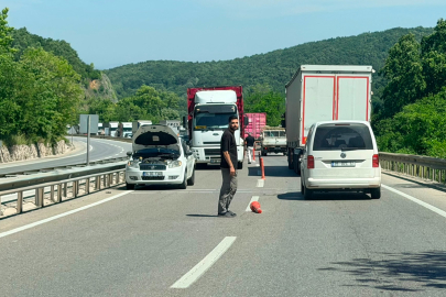 Otomobil arızalandı: Yalova-Bursa karayolu kilit!
