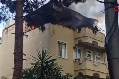 Bursa'da yangın paniği: Çatı alev aldı!