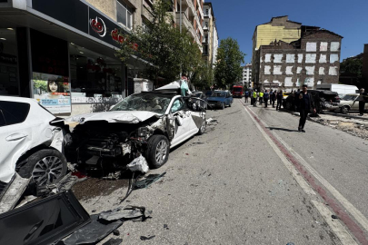 Hafriyat kamyonu ortalığı savaş alanına çevirdi