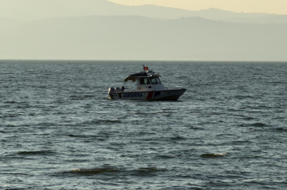 İznik Gölü'nde akıntıya kapılan emekli polis hayatını kaybetti, oğlu kurtarıldı
