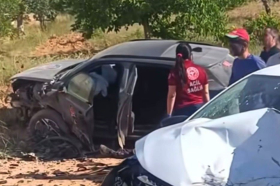 2 otomobil çarpıştı: 5 yaralı