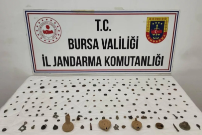 Bursa'da tarihi eser operasyonu: 202 sikke ve obje ele geçirildi