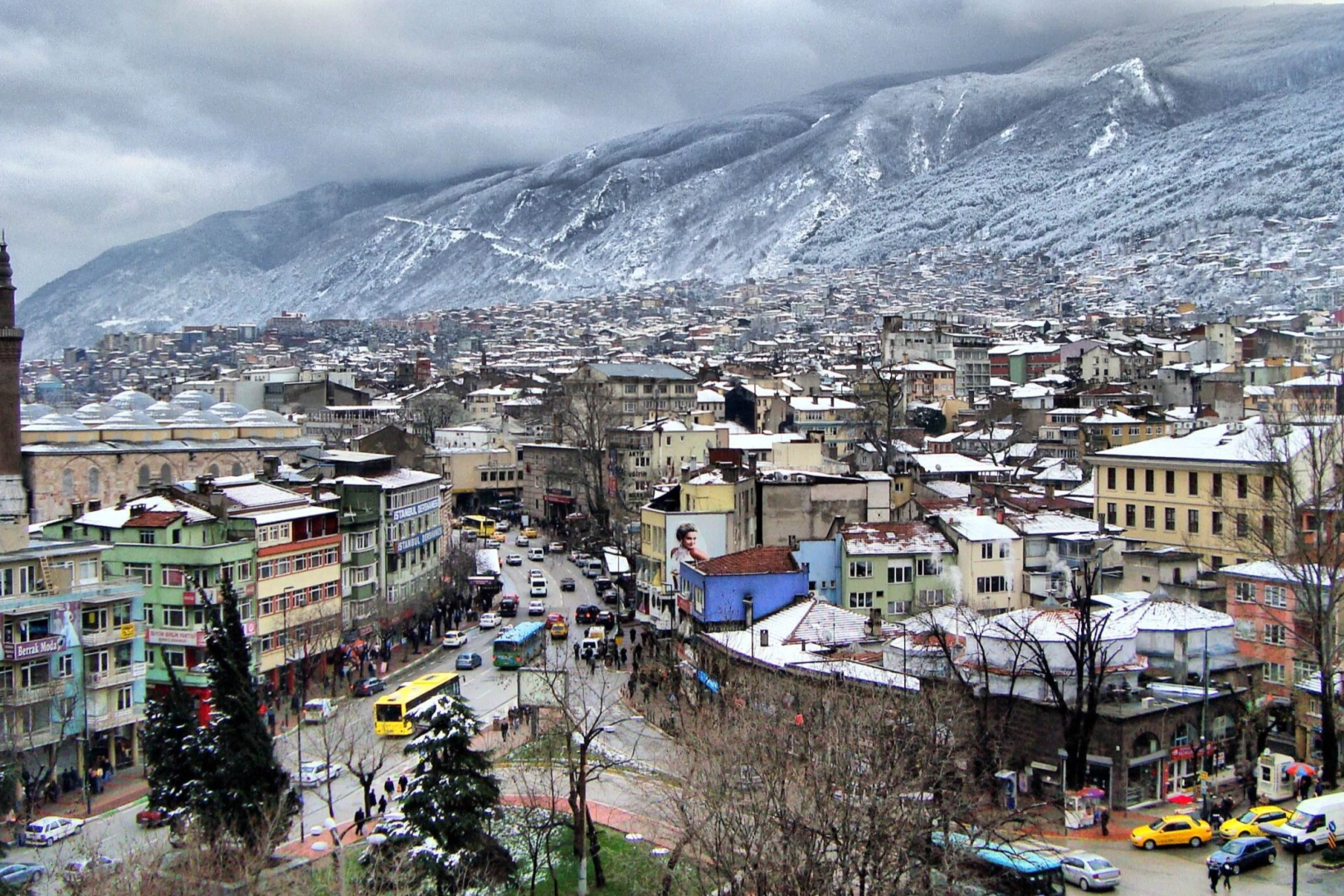 Bursa'nın asırlık camileri tarihe ve maneviyata yolculuk sunuyor
