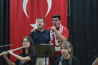 Bursa'daki liseliler "Milli takım beste yarışması" şampiyonluğunun gururunu yaşıyor