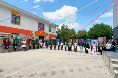 Frida Kahlo’nun eserleri, Bursa’da canlı tabloya dönüştü
