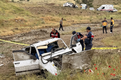 Otomobil köprüden uçtu: 2 çocuk öldü