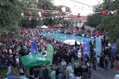 Bursa'da meydanlara kurulan dev ekranlarda Dünya Kupası heyecanı yaşandı