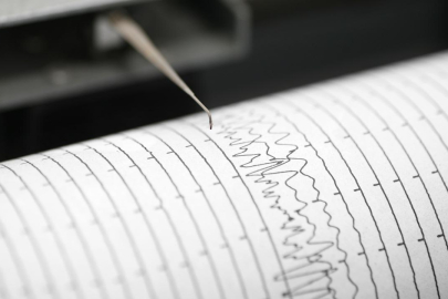 Endonezya'da 6,7 büyüklüğünde deprem