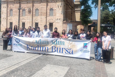 Yıldırımlı gençler tarihi yerinde keşfediyor